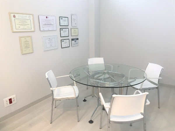 Sala de juntas para tener asesorías con empresas, PYMES y autónomos.
